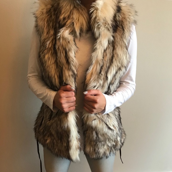 Super Cute Fur Vest Coat-NWT - Picture 3 of 6